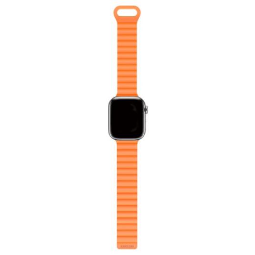 Picture of Decoded Silicone Magnet Traction Loop Lite Strap for Apple Watch 49/45/44/42mm - Apricot